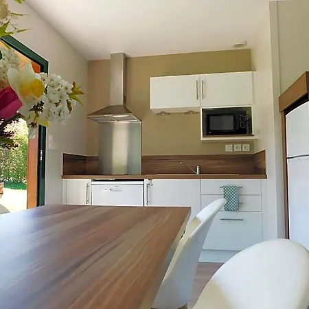 Отель Village De Nature Et Jardin Шато-Гонтье